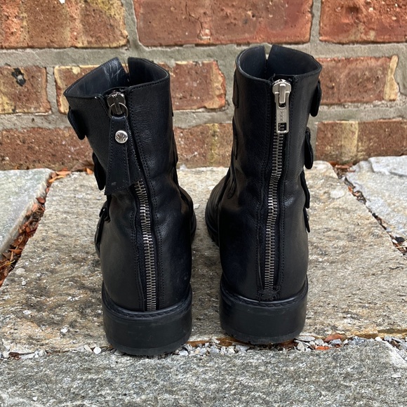 Stuart Weitzman - Picture 3 of 16